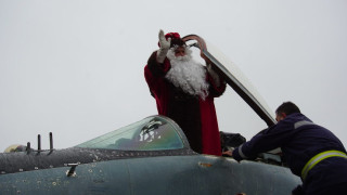 Дядо Коледа приземи МиГ-29 в Граф Игнатиево