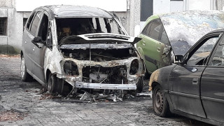 Три коли бяха изпепелени в Пловдив тази нощ