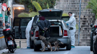 Бомба рани двама в църква в Атина