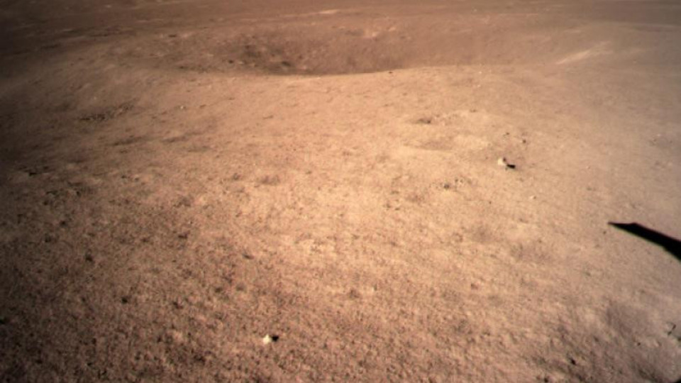 Първи снимки от тъмната страна на Луната | StandartNews.com