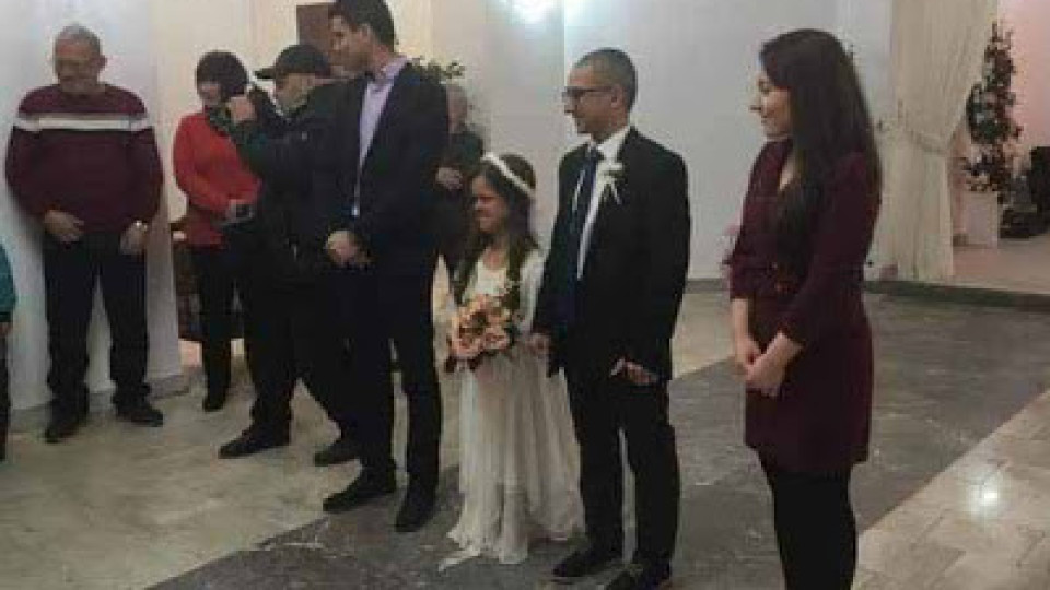 Хасан Азис венча първите за 2019 година младоженци | StandartNews.com