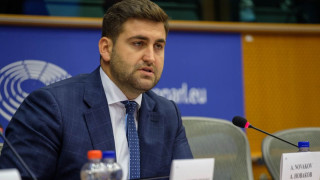 Евродепутат: Пакетът „Макрон” е лобизъм