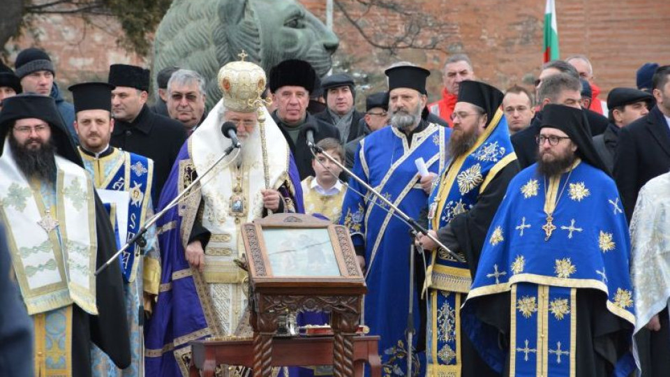 Патриархът отслужи Велик Богоявленски водосвет | StandartNews.com