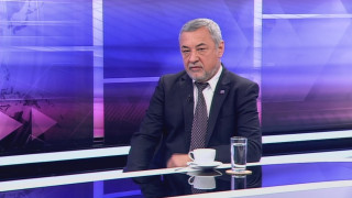 Валери Симеонов поиска нов конкурс за изтребители