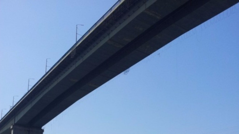 Мъж се хвърли от Аспаруховия мост и загина | StandartNews.com