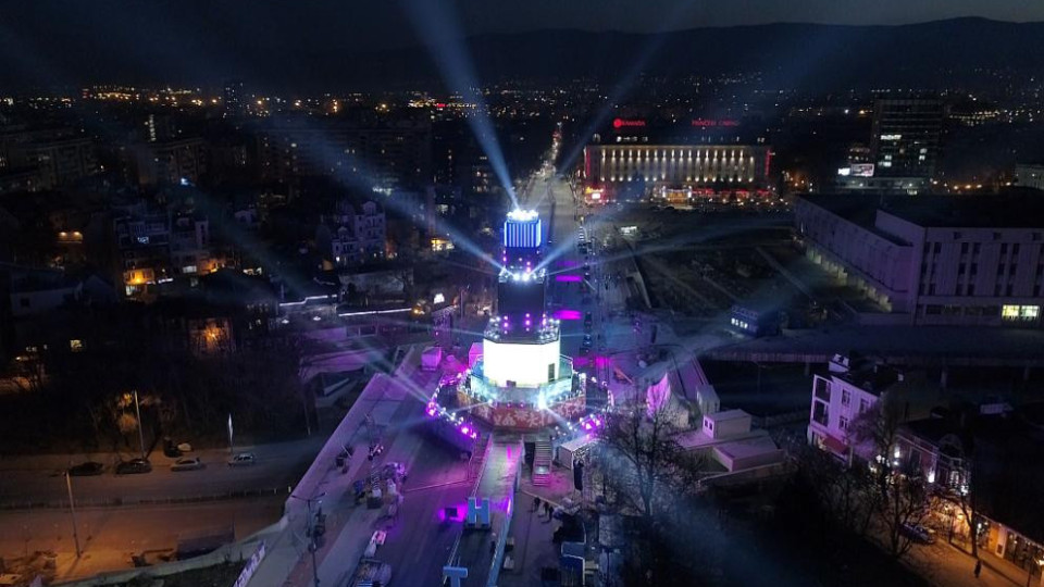 50 000 гледали шоуто в Пловдив, бутат кулата | StandartNews.com