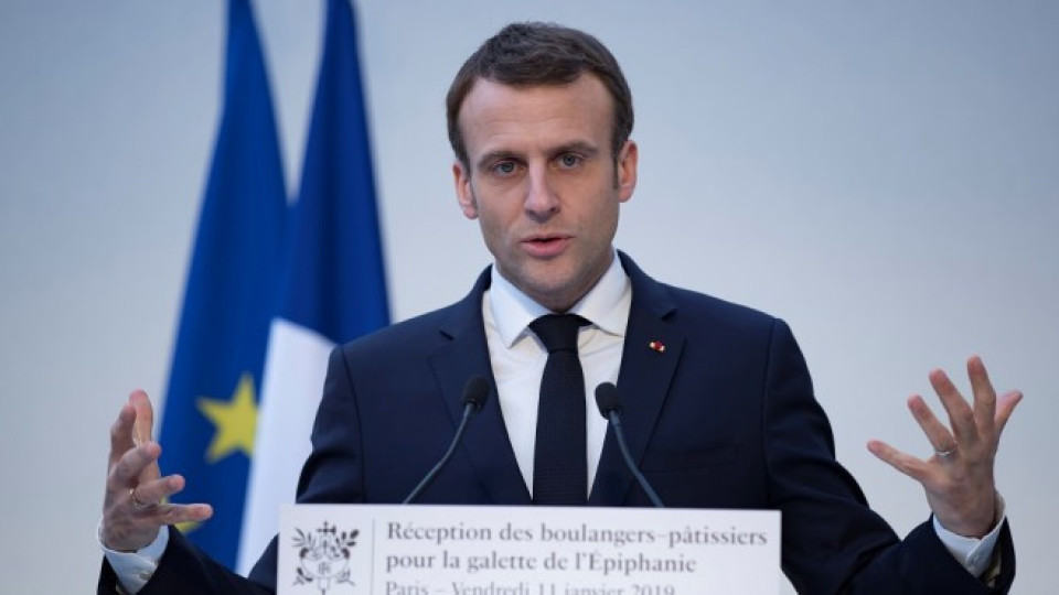 Макрон кани французите на дебат за "жълтите жилетки" | StandartNews.com