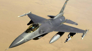 Производителят на F-16: Печели индустрията ви!