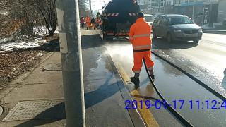 Мият улиците в София заради праховите частици