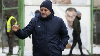 Стоянович остава начело на "Левски"