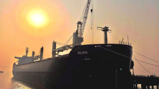 БМФ получи нов 42 300-тонен кораб "Рожен"