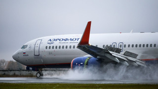 Пътник опита да похити руски самолет, задържаха го