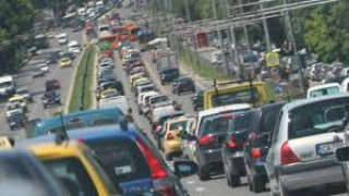 416 000 софиянци пътуват сами в колата за работа