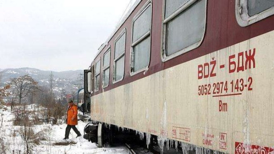 Влак е блъснал момиче на 13 години до гара Кумарица в Нови Искър | StandartNews.com