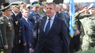 Каракачанов уведоми шведите, че започваме преговори със САЩ за F-16