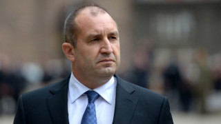 Радев се позиционира на  политическото бойно поле