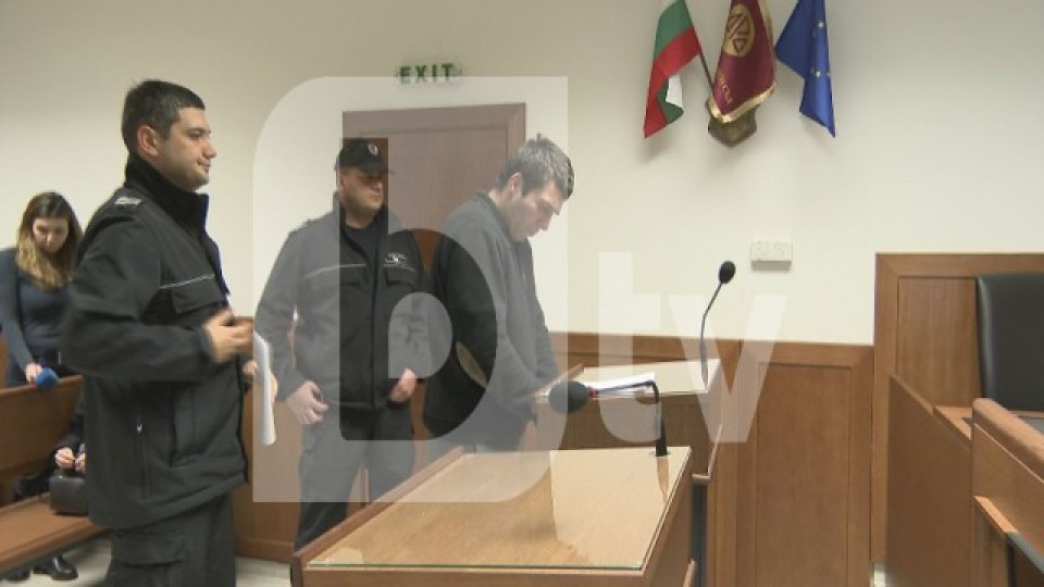 Съдът остави в ареста крадеца на статуята на Аполон | StandartNews.com