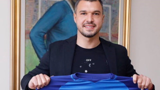 Божинов позира с екипа на Левски
