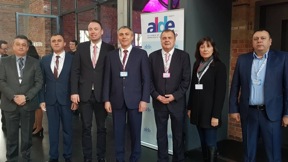 Карадайъ участва в среща на АЛДЕ в Берлин | StandartNews.com
