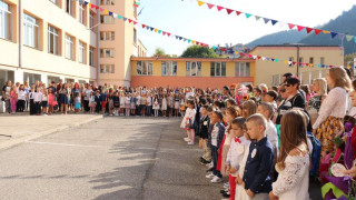 Близо 600 деца в забавачките с намалена такса или без такава