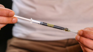 Родители на деца с епилепсия искат легализация на масло от канабис
