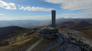 Бузлуджа става "храм" за влюбените