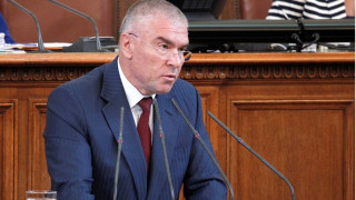 Марешки иска прекратяване на процедурата за F-16