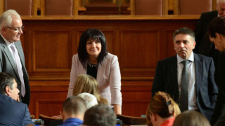 Опозицията спъна кворума, Цветанов и Кирилов спешно при ДПС