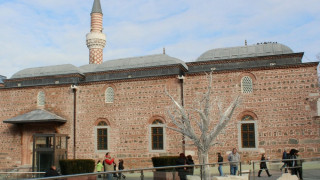 Кафе и молитва в Джумая джамия в Пловдив