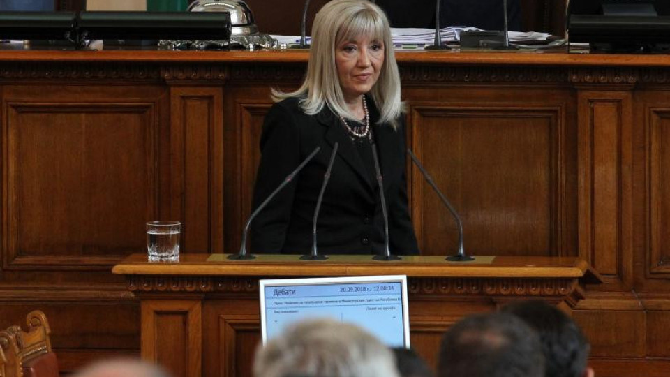 Парламентът ще обсъжда винетките с министър Аврамова | StandartNews.com