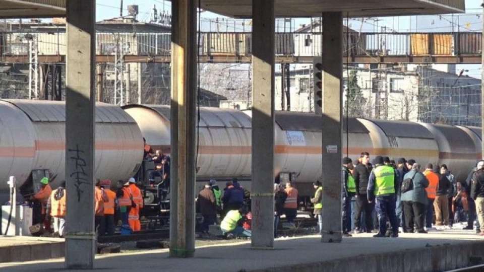 Цацаров разпореди разследване за дерайлиралия влак | StandartNews.com