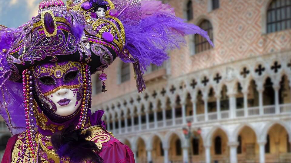 Карнавалът във Венеция с мото "Обвинявайте Луната" | StandartNews.com