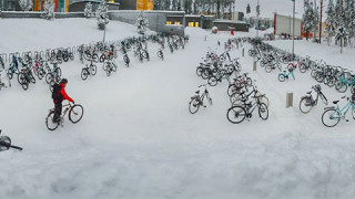 С велосипед на училище при -17 ° във Финландия