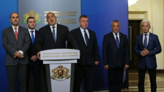 Борисов свиква спешна среща на коалицията за кворума в НС