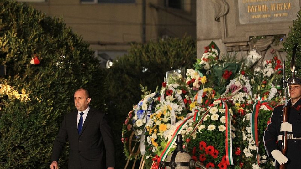 ПРЕД ЛЕВСКИ: Радев с критика към властта | StandartNews.com