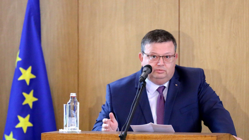 Цацаров иска уволнение за военен следовател | StandartNews.com