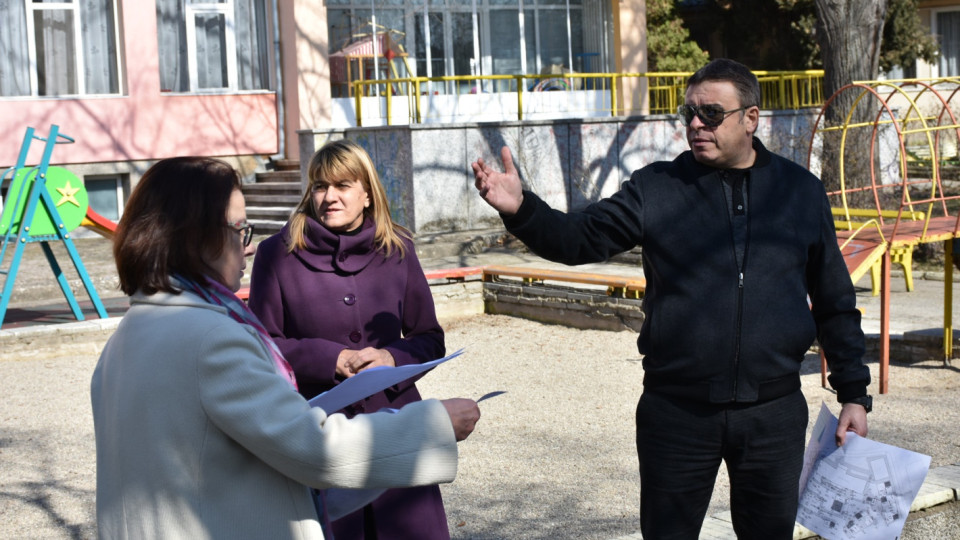 Кметът Камбитов огледа детска градина „Вечерница” преди ремонта й | StandartNews.com