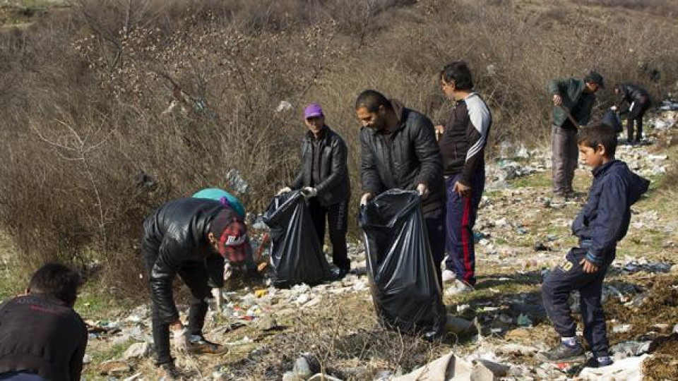 Доброволна екоакция на старозгорски роми | StandartNews.com