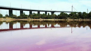 Розово езеро е новата забележителност на Мелбърн