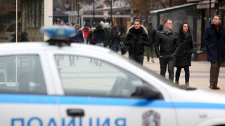 Маскирани пребили 15-годишно момче в София