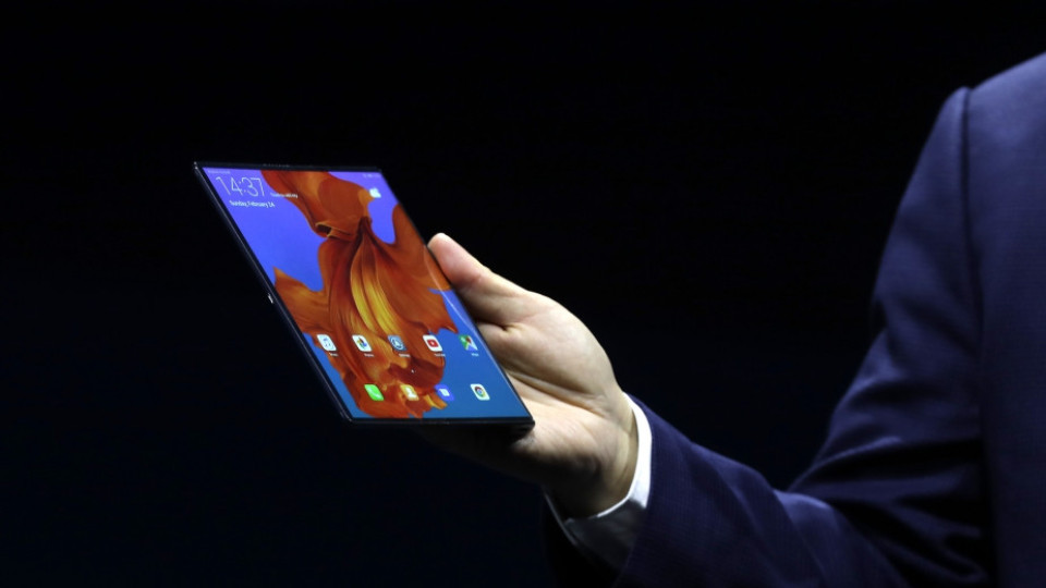 Huawei показа 5G сгъваем смартфон | StandartNews.com