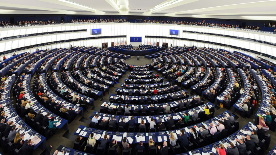 Европейският парламент даде 18 млрд. лв. за България | StandartNews.com