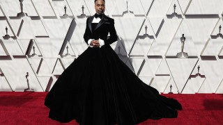 Американски актьор  на церемонията "Оскар" в рокля