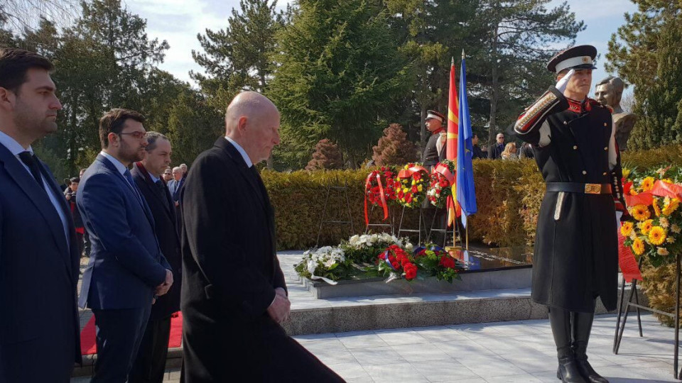 Наши отдадоха почит на Борис Трайковски в Скопие | StandartNews.com