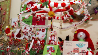 Мартеници за президента и премиера от Гълъбово