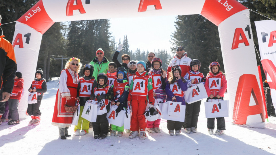 Баба Марта зарадва децата от "Научи се да караш ски" | StandartNews.com
