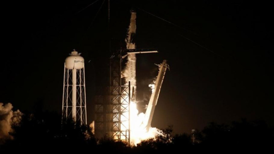 Илън Мъск изстреля манекена Рипли в космоса | StandartNews.com
