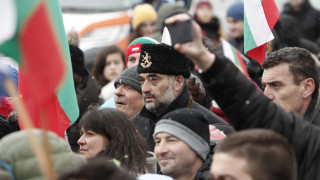 Стотици българи празнуваха на връх Шипка (ОБНОВЕНА)