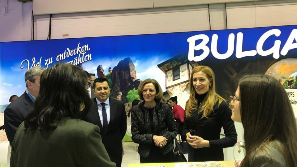 Ангелкова откри българския щанд на ITB-Берлин 2019 | StandartNews.com