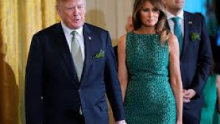 Тръмп "забрави" жена си на прага на Белия дом